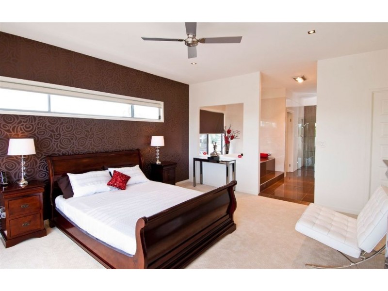 97 Campbell Street, Sorrento QLD 4217