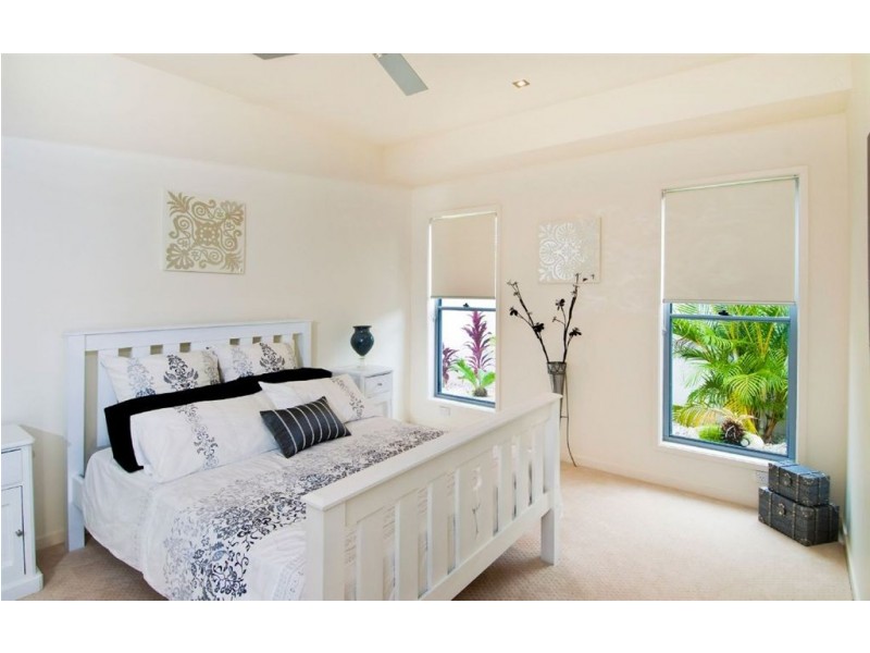 97 Campbell Street, Sorrento QLD 4217