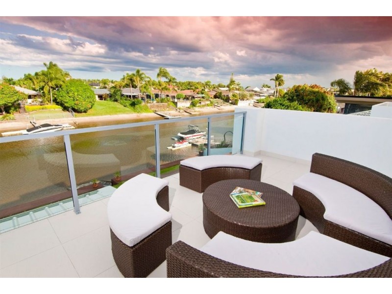 97 Campbell Street, Sorrento QLD 4217