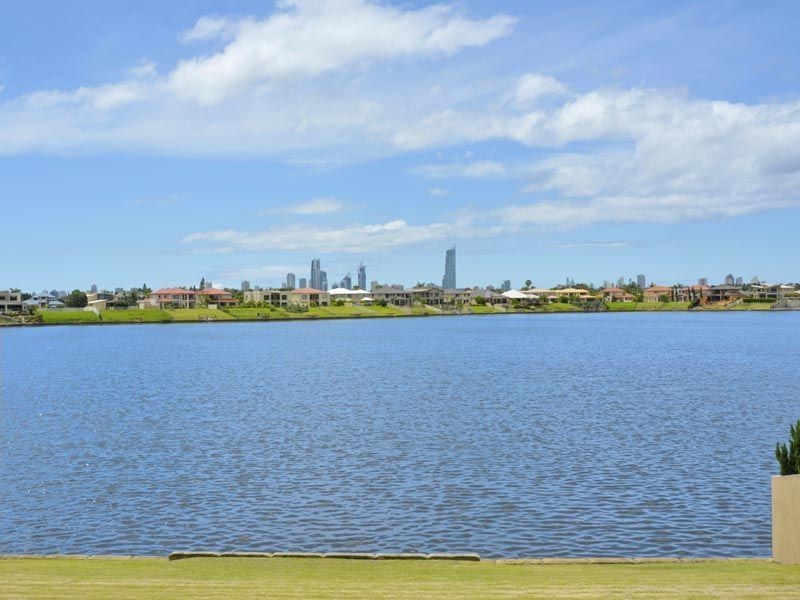 98 Sir Bruce Small Boulevard, Benowa Waters QLD 4217