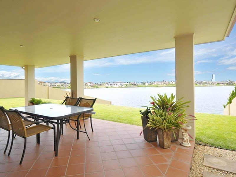 98 Sir Bruce Small Boulevard, Benowa Waters QLD 4217