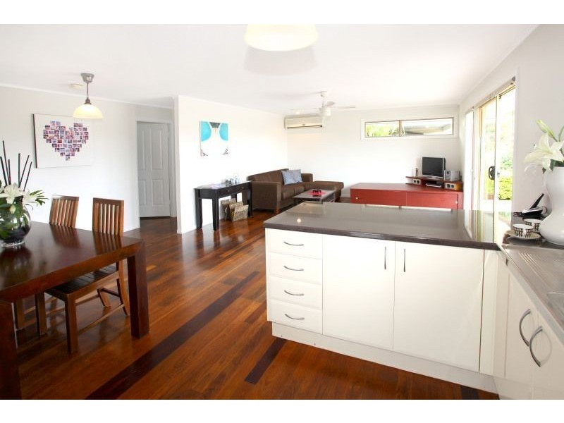 16 Bloodwood Crescent, Molendinar QLD 4214