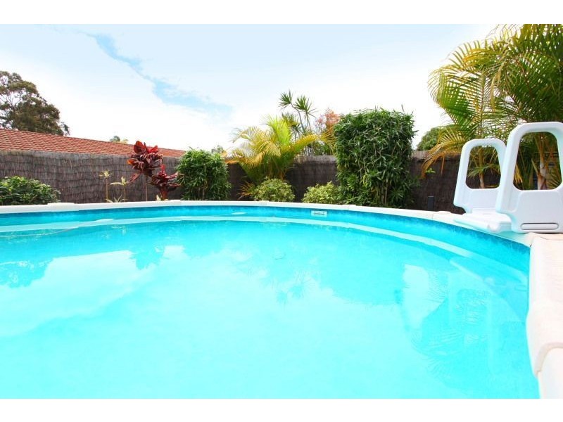 16 Bloodwood Crescent, Molendinar QLD 4214