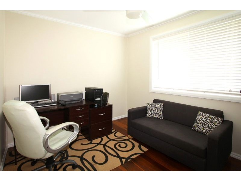 16 Bloodwood Crescent, Molendinar QLD 4214