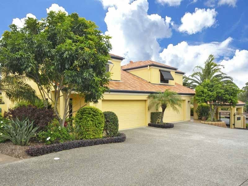 2/125 Cotlew Street, Ashmore QLD 4214