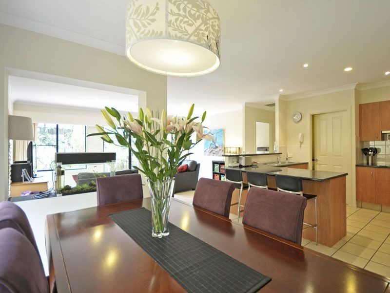 2/125 Cotlew Street, Ashmore QLD 4214