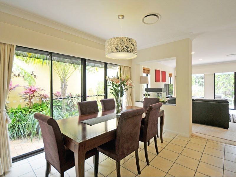 2/125 Cotlew Street, Ashmore QLD 4214