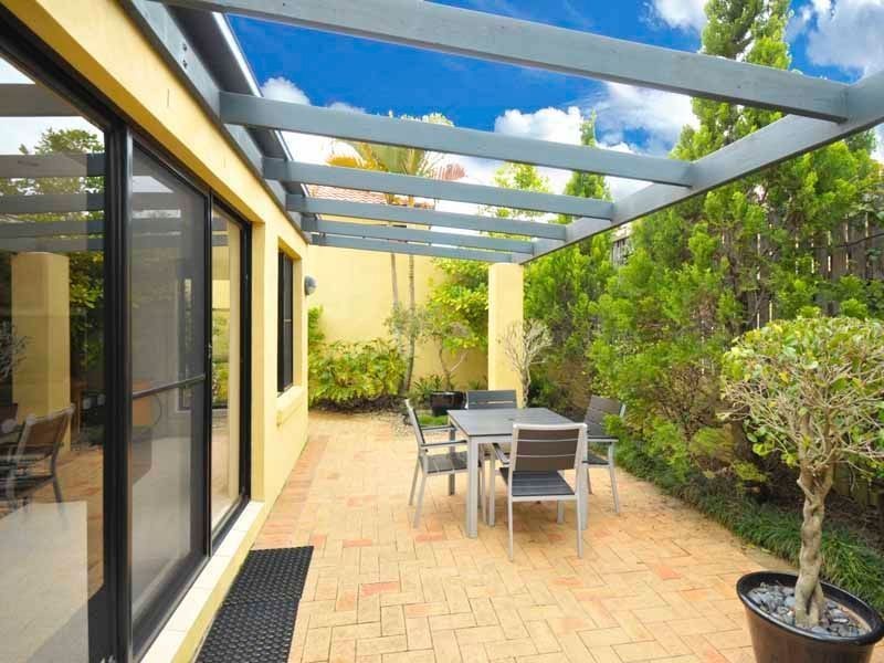 2/125 Cotlew Street, Ashmore QLD 4214