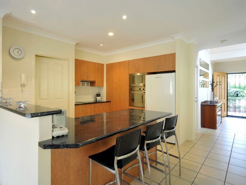 2/125 Cotlew Street, Ashmore QLD 4214