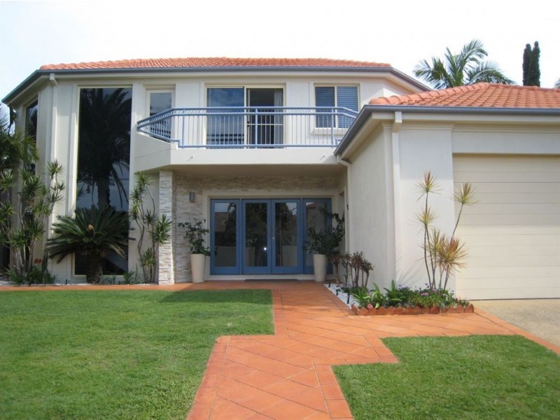 3 Montego Court, Mermaid Waters QLD 4218