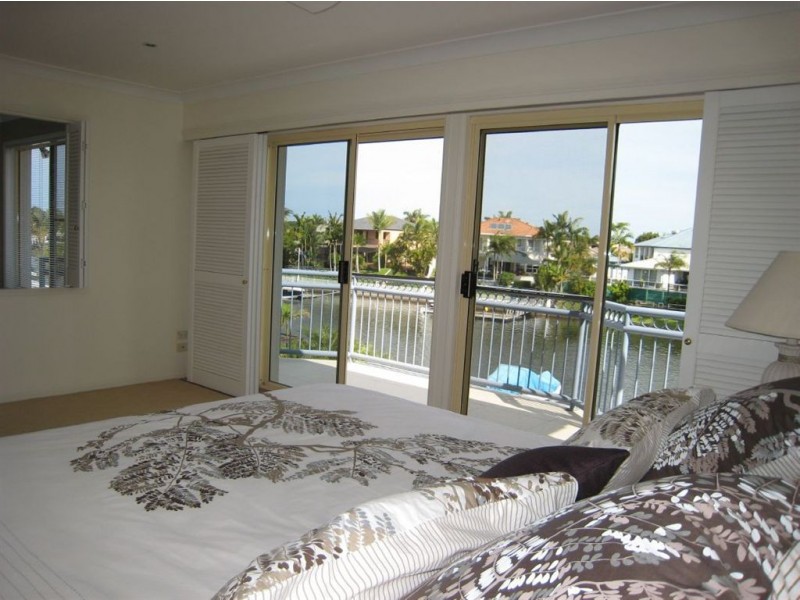3 Montego Court, Mermaid Waters QLD 4218