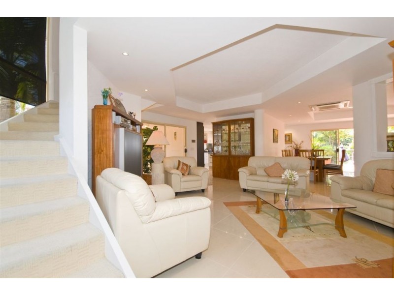 3 Montego Court, Mermaid Waters QLD 4218