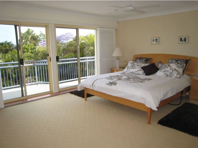 3 Montego Court, Mermaid Waters QLD 4218