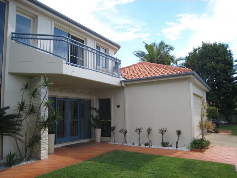 3 Montego Court, Mermaid Waters QLD 4218