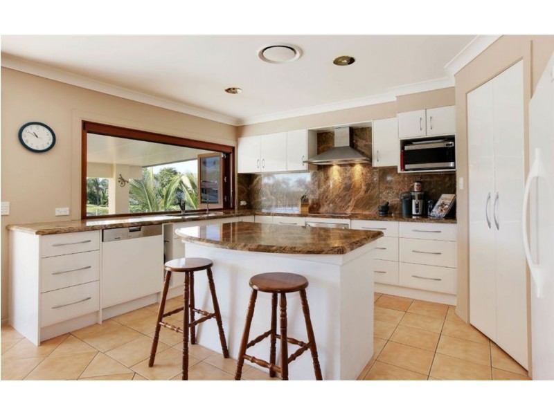 9 Argyle Crescent, Sorrento QLD 4217