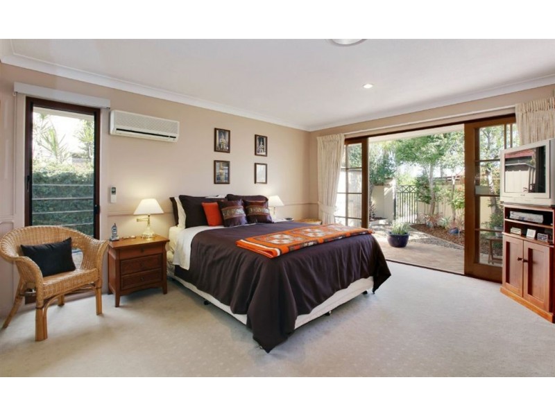 9 Argyle Crescent, Sorrento QLD 4217