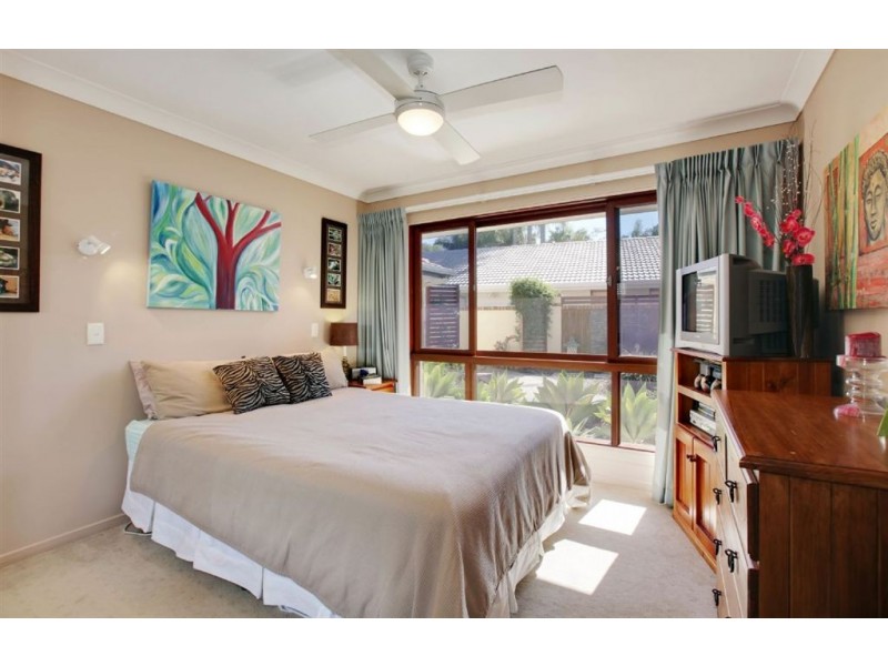 9 Argyle Crescent, Sorrento QLD 4217