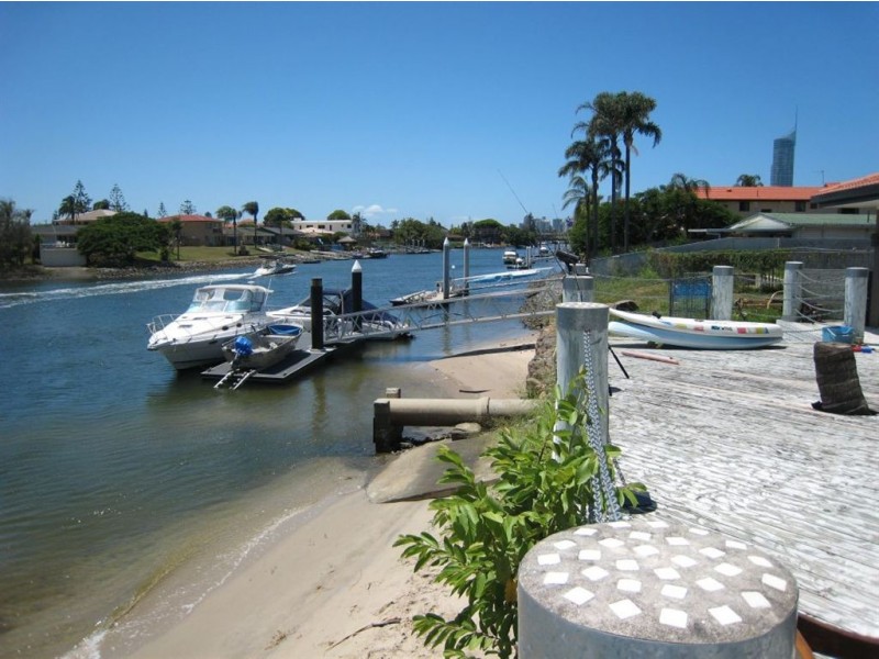 41 Allambi Avenue, Broadbeach Waters QLD 4218