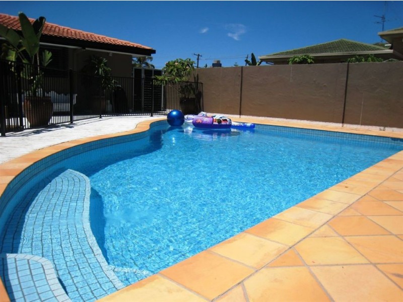 41 Allambi Avenue, Broadbeach Waters QLD 4218