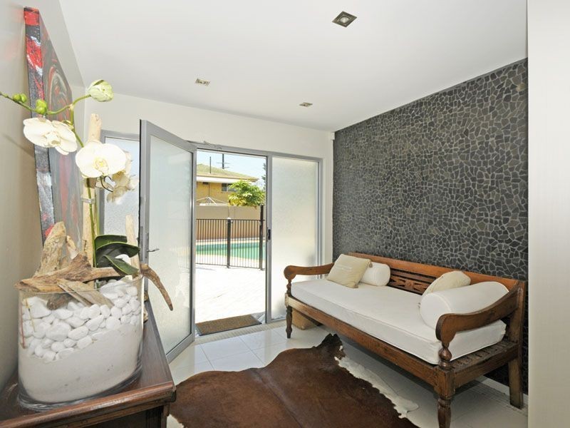 41 Allambi Avenue, Broadbeach Waters QLD 4218