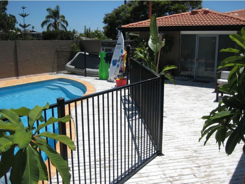41 Allambi Avenue, Broadbeach Waters QLD 4218