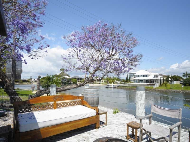 41 Allambi Avenue, Broadbeach Waters QLD 4218