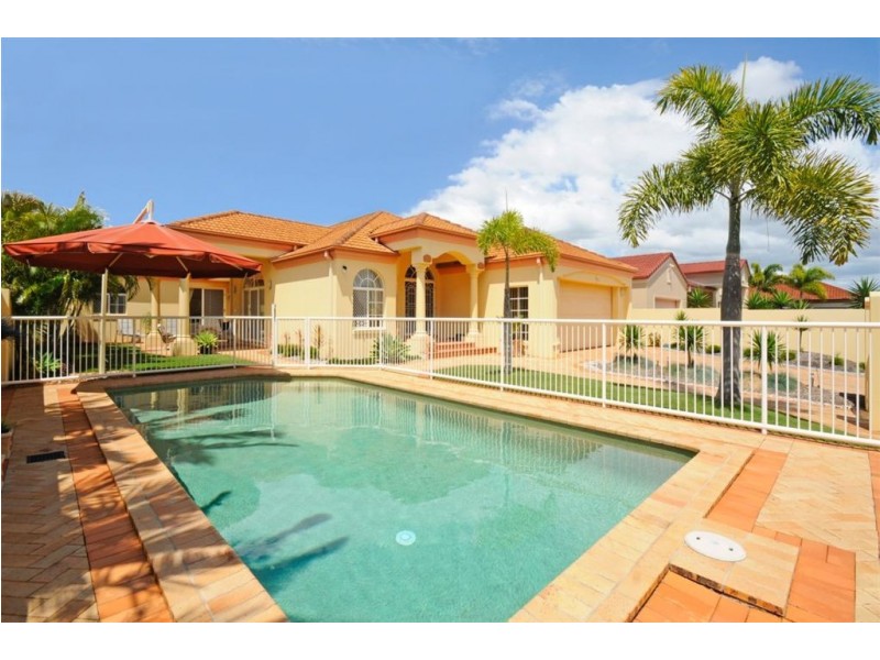 6 Barbara Way, Benowa Waters QLD 4217