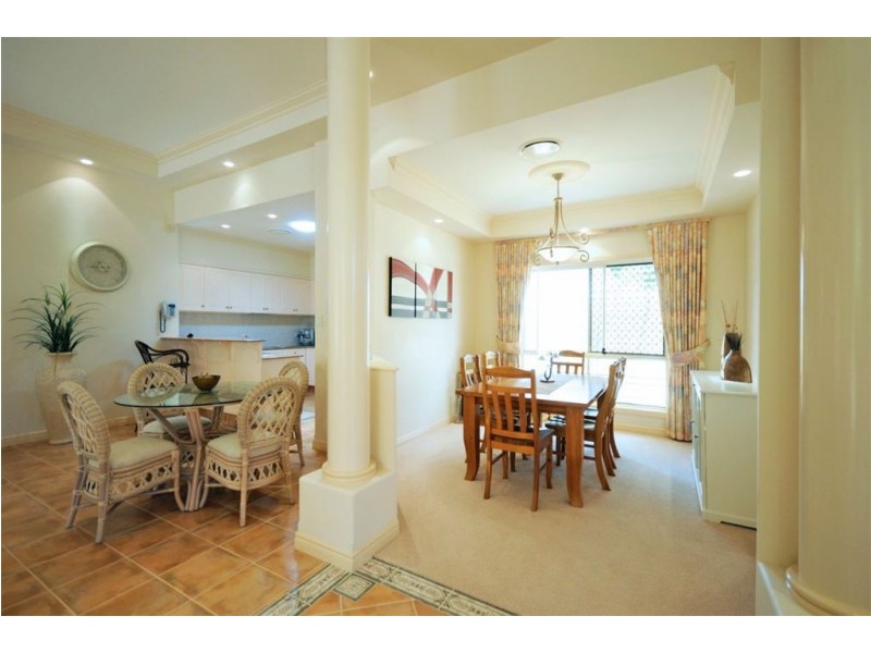 6 Barbara Way, Benowa Waters QLD 4217