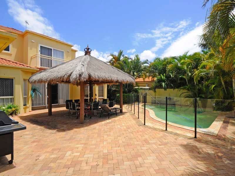 16 Sir Bruce Small Boulevard, Benowa Waters QLD 4217