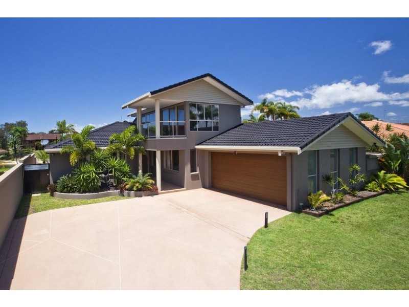76 Hooker Boulevard, Mermaid Waters QLD 4218