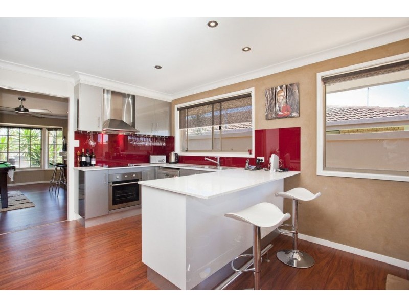 76 Hooker Boulevard, Mermaid Waters QLD 4218
