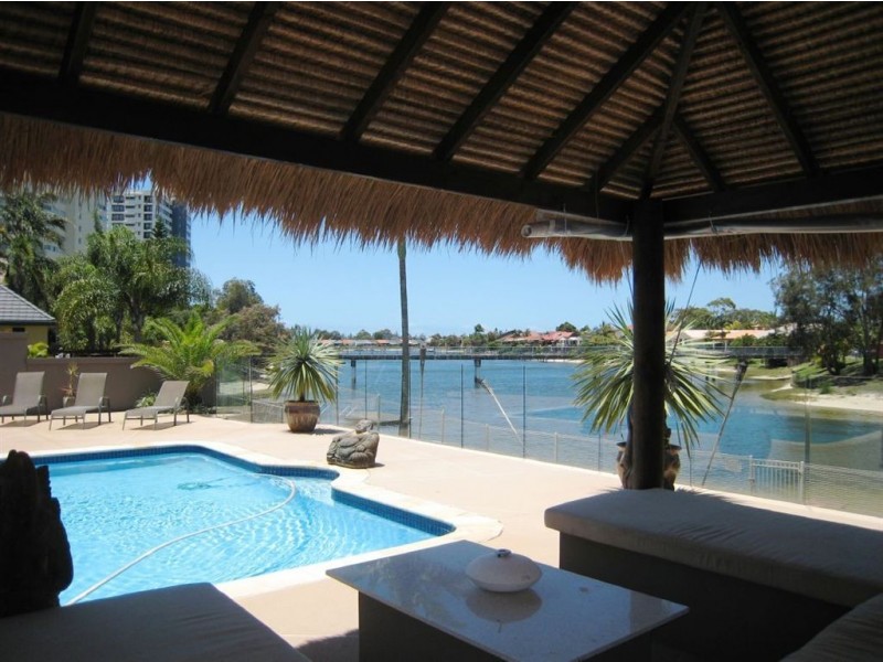 76 Hooker Boulevard, Mermaid Waters QLD 4218