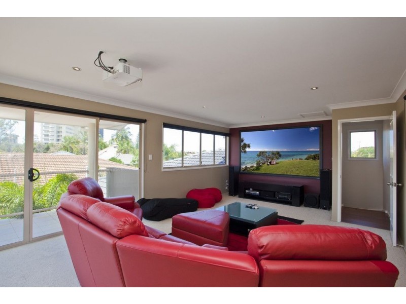 76 Hooker Boulevard, Mermaid Waters QLD 4218