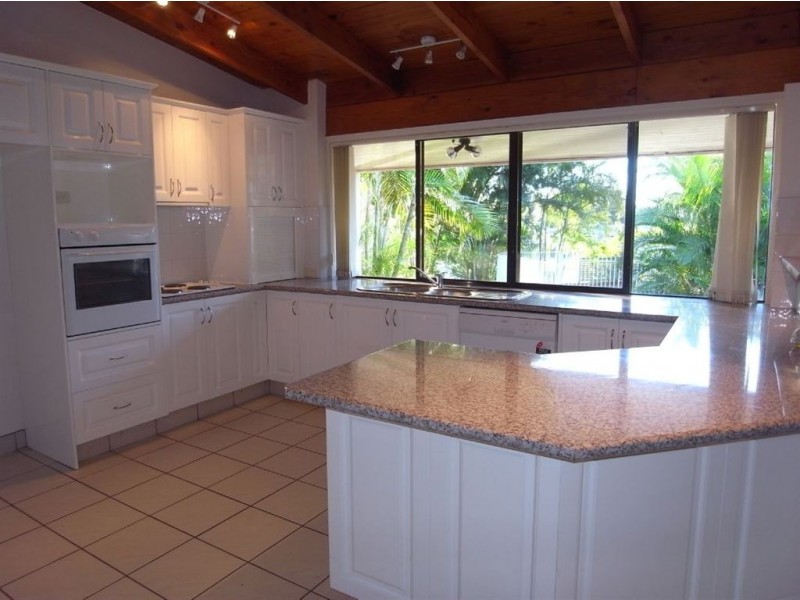 41 Park Avenue, Broadbeach Waters QLD 4218