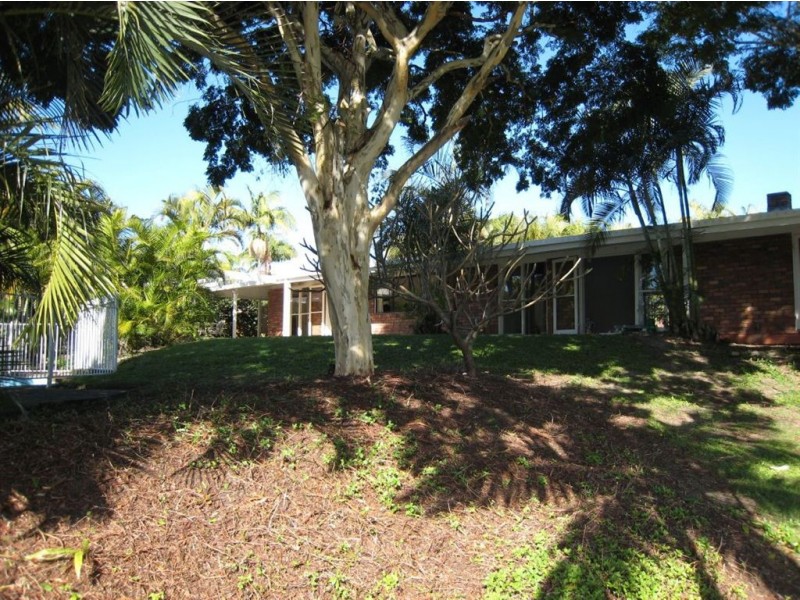 41 Park Avenue, Broadbeach Waters QLD 4218
