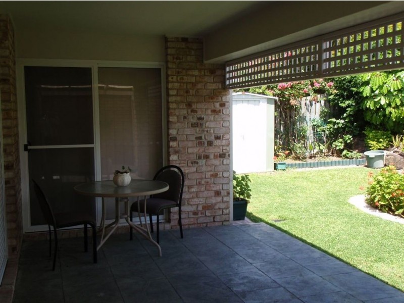 1 Hillsborough Close, Robina QLD 4226