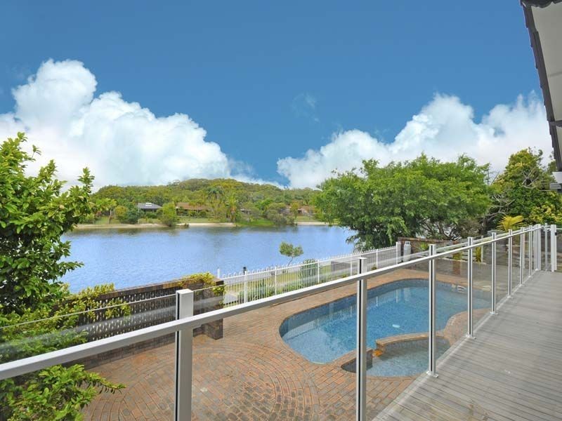 6 Penguin Parade, Burleigh Waters QLD 4220