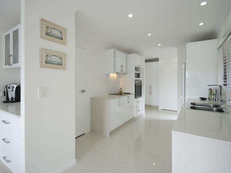 6 Penguin Parade, Burleigh Waters QLD 4220
