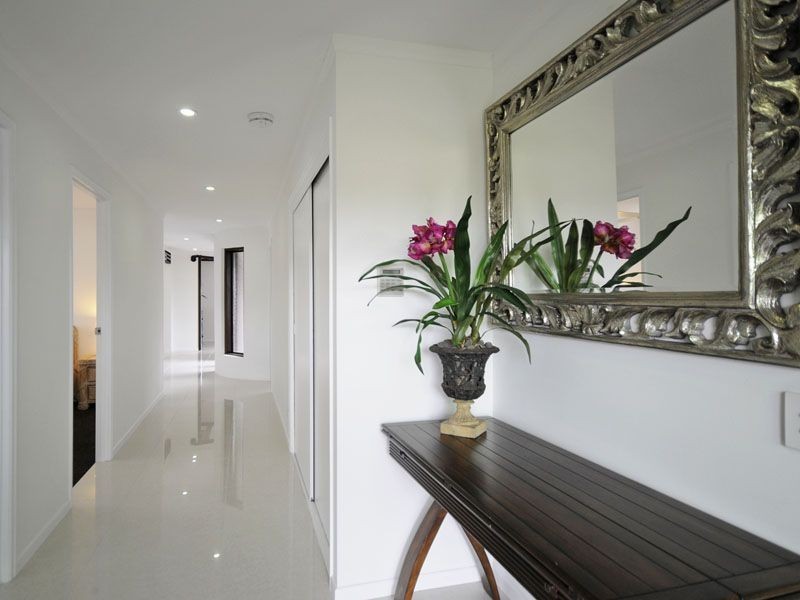 6 Penguin Parade, Burleigh Waters QLD 4220
