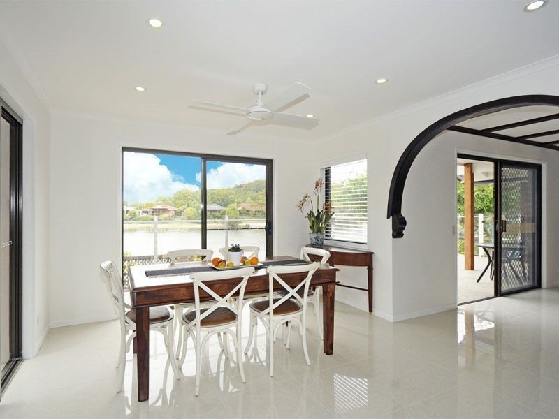 6 Penguin Parade, Burleigh Waters QLD 4220