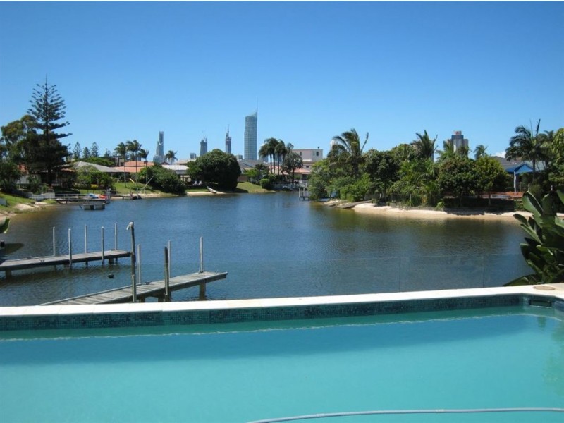 69 T E Peters Drive, Broadbeach Waters QLD 4218