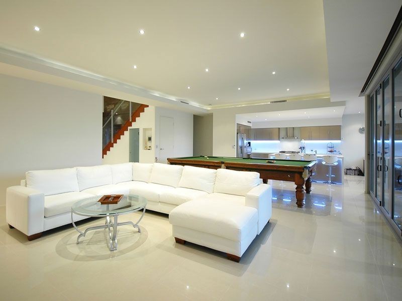 69 T E Peters Drive, Broadbeach Waters QLD 4218