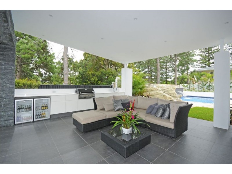 47 Allambi Avenue, Broadbeach Waters QLD 4218