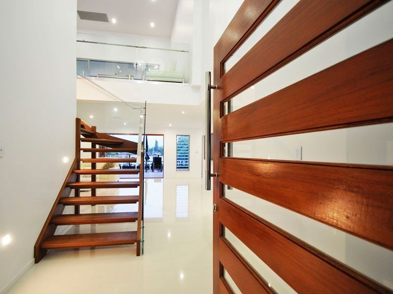 47 Allambi Avenue, Broadbeach Waters QLD 4218