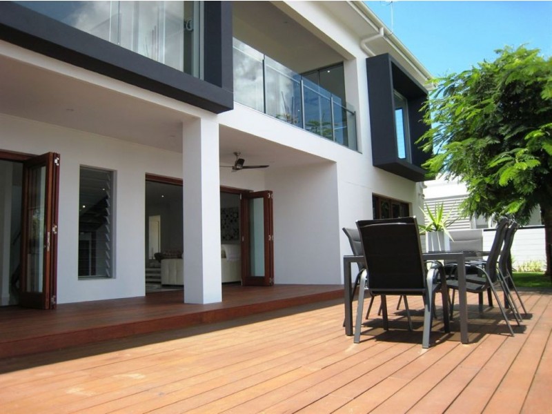 47 Allambi Avenue, Broadbeach Waters QLD 4218