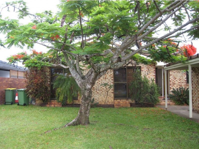 18 Delungra Street, Broadbeach Waters QLD 4218