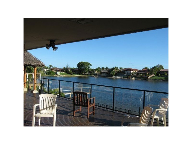 18 Delungra Street, Broadbeach Waters QLD 4218