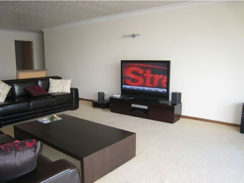 18 Delungra Street, Broadbeach Waters QLD 4218