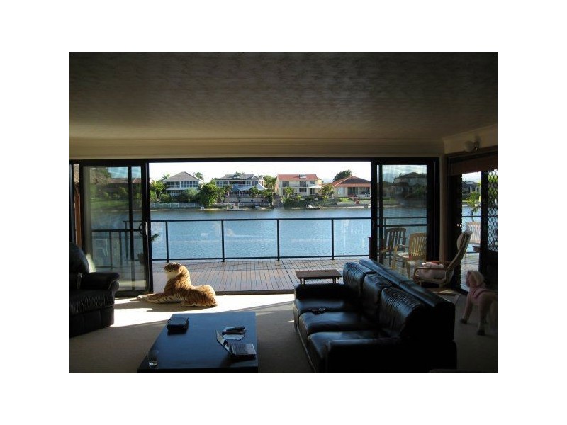 18 Delungra Street, Broadbeach Waters QLD 4218