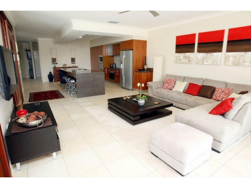 48 Charolais Crescent, Benowa Waters QLD 4217